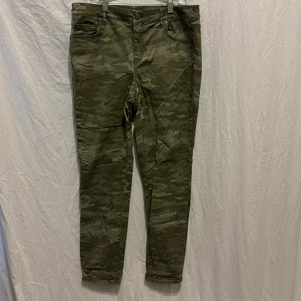 Loft Camo Sz 10 pants